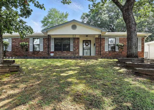 Property at 205 Windhill Dr, North Little Rock, AR 72118, 3 beds, 2 baths