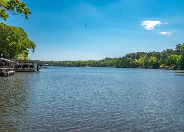 Property at 304 Joy Dr, Hot Springs, AR 71913, 3 beds, 2 baths