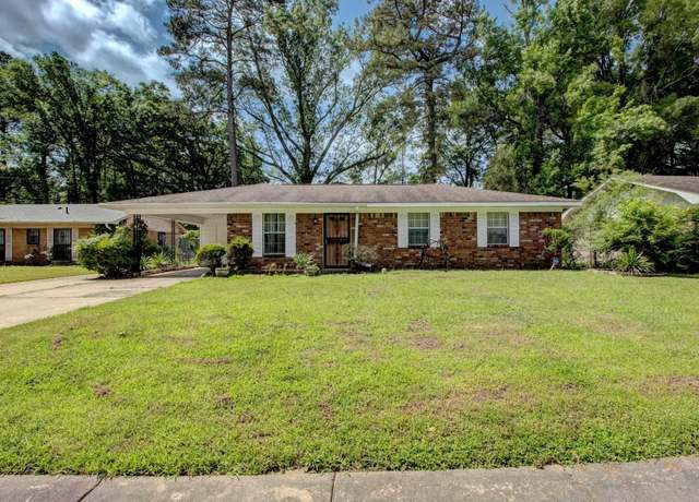 Property at 32 Bonnie Park Dr, Pine Bluff, AR 72601, 3 beds, 1.5 baths