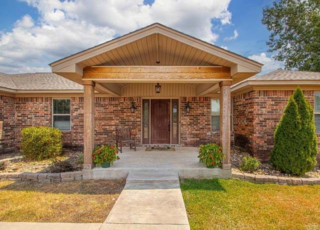 Property at 5704 Valentine Rd, North Little Rock, AR 72117, 4 beds, 2 baths