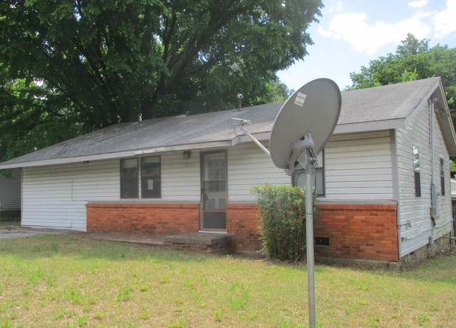 Property at 2095 N Heights Ave, Batesville, AR 72501, 2 beds, 2 baths