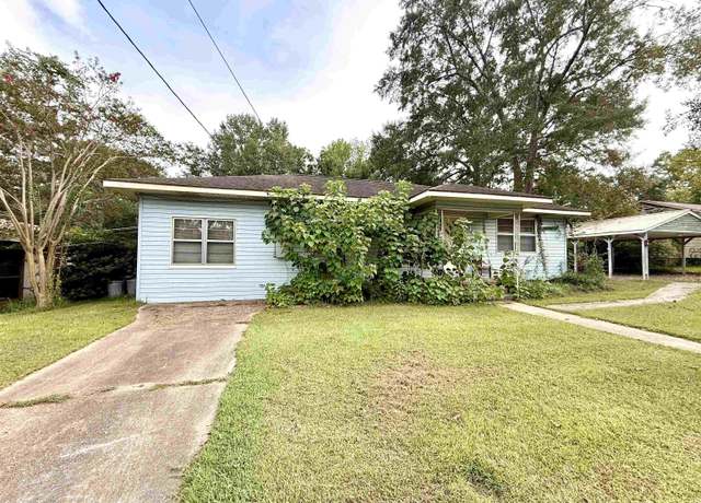 Property at 3407 Bishop St, El Dorado, AR 71730, 3 beds, 2 baths