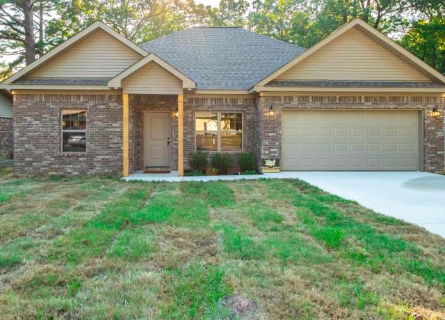 Property at 10300 Woodbridge Dr, Little Rock, AR 72209, 3 beds, 2 baths