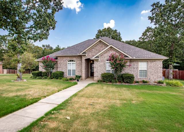 Property at 1308 Lost Creek Dr, Jacksonville, AR 72076, 3 beds, 2.5 baths