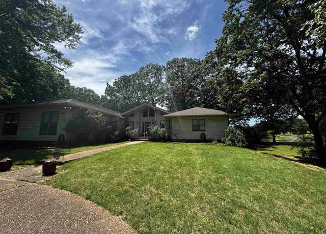 Property at 27 Country Club Cir, Searcy, AR 72143, 4 beds, 4.5 baths