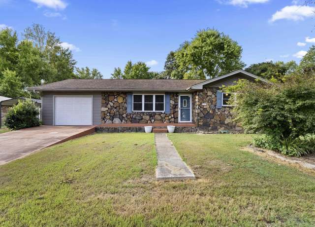 Property at 604 Park St, Flippin, AR 72634, 3 beds, 2 baths