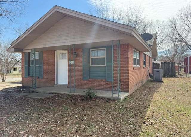 Property at 709 Locust Dr, Jonesboro, AR 72401, 3 beds, 2 baths