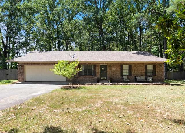 Property at 38 Fern Ln Ln, Conway, AR 72032, 3 beds, 2 baths