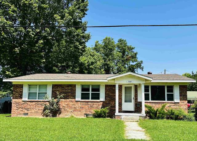 Property at 509 NE 4th, Walnut Ridge, AR 72476, 3 beds, 2.5 baths