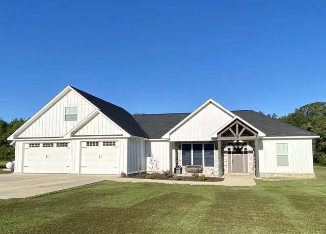 Property at 525 Harding Blvd, Mountain View, AR 72560, 4 beds, 2.5 baths