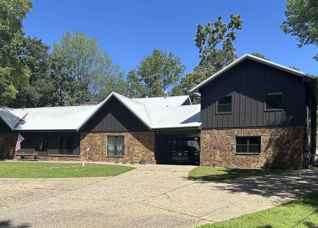 Property at 18 Riviera Dr, Conway, AR 72034, 5 beds, 4 baths
