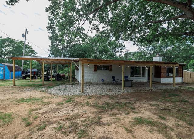 Property at 380 Long Beach Dr, Hot Springs, AR 71913, 3 beds, 2 baths