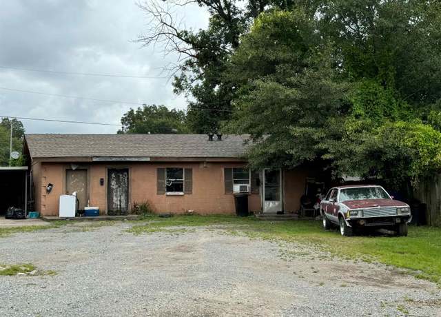 Property at 5020 E Broadway 1/2 St, North Little Rock, AR 72117, 2 beds, 1 bath