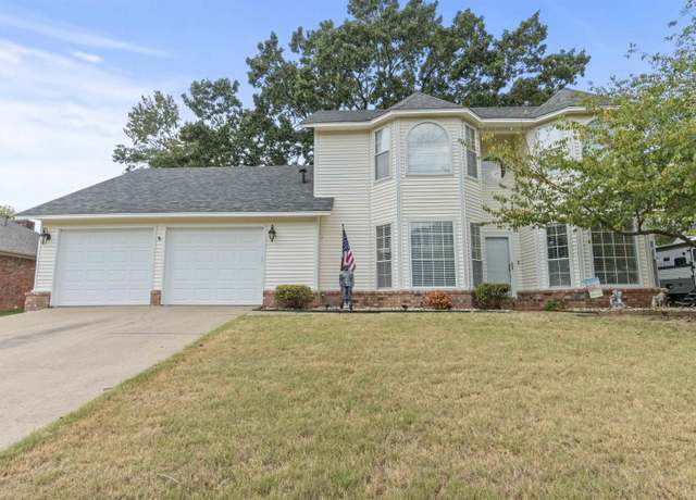 Property at 305 Pickwicket Dr, Conway, AR 72034, 4 beds, 2.5 baths