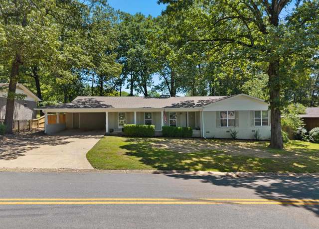 Property at 801 Pinewood Dr, Benton, AR 72015, 3 beds, 2 baths
