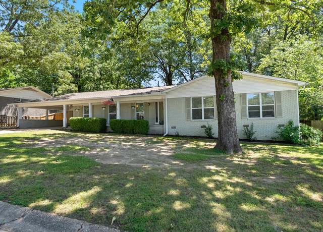 Property at 801 Pinewood Dr, Benton, AR 72015, 3 beds, 2 baths