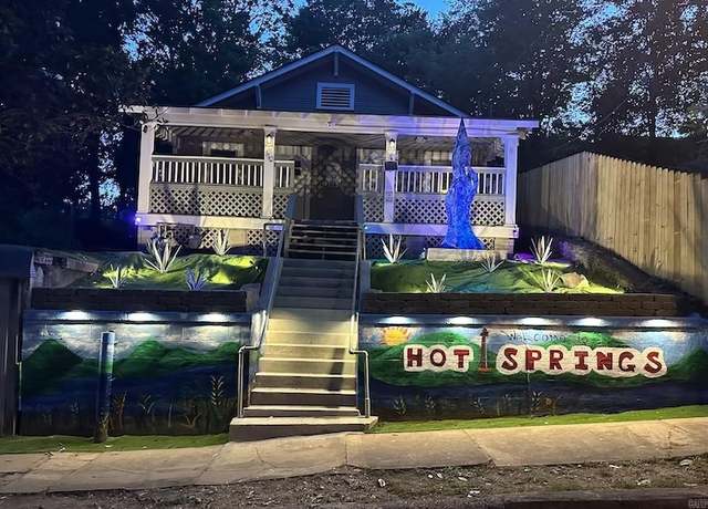 Property at 110 Palm St, Hot Springs, AR 71901, 2 beds, 2 baths