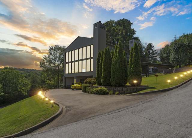 Property at 1140 E Lakefront Dr, Fayetteville, AR 72703, 4 beds, 2.5 baths