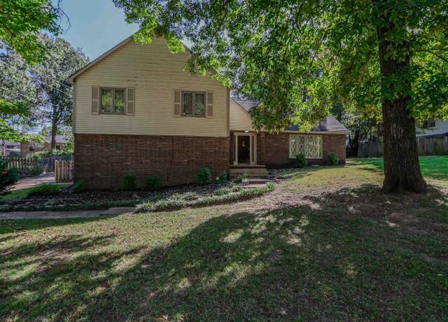 Property at 2318 Redbud Dr, Jonesboro, AR 72401, 5 beds, 3 baths