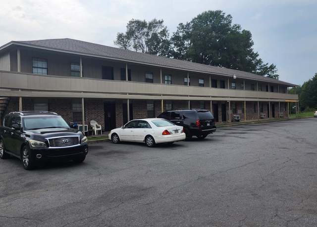Property at 2710 Taft St, Pine Bluff, AR 71603, 48 beds