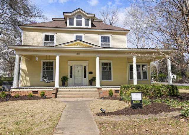 Property at 1204 Winfield St, Conway, AR 72032, 4 beds, 2.5 baths