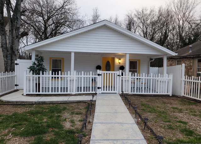 Property at 354 Silver St, AR 71901, 3 beds, 1 bath
