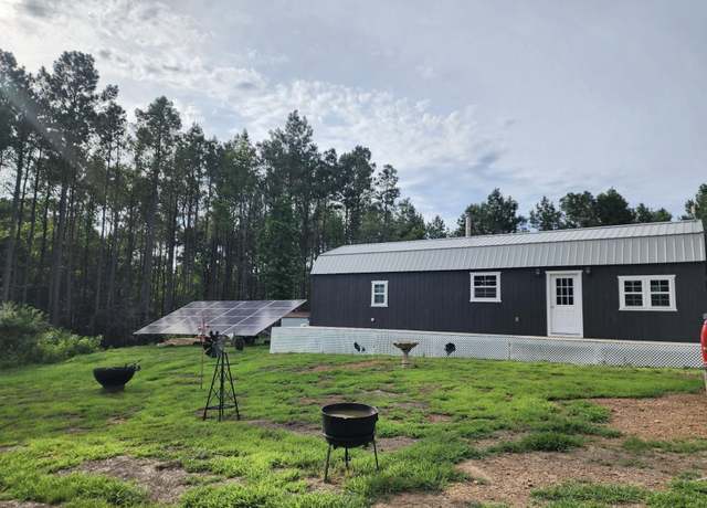 Property at 439 Pine Twist Rd, Russellville, AR 72802, 3 beds, 1 bath