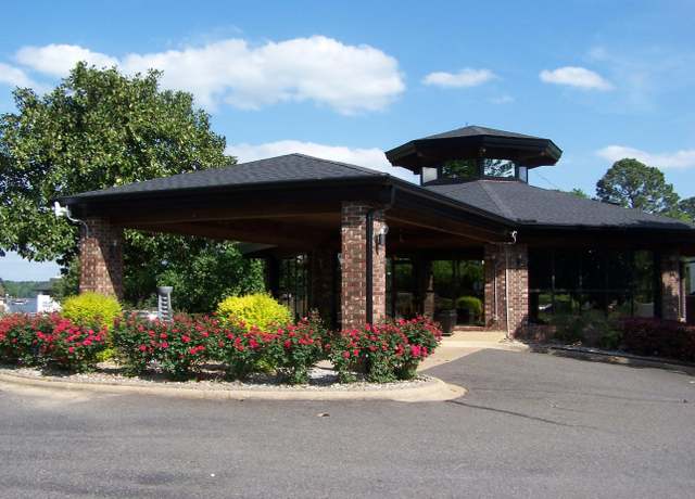Property at 5371 Central Avenue 3b, Hot Springs, AR 71913, 2 beds, 2 baths