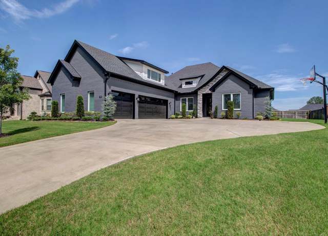 Property at 7301 Lake Point Cir, Benton, AR 72019, 4 beds, 3.5 baths