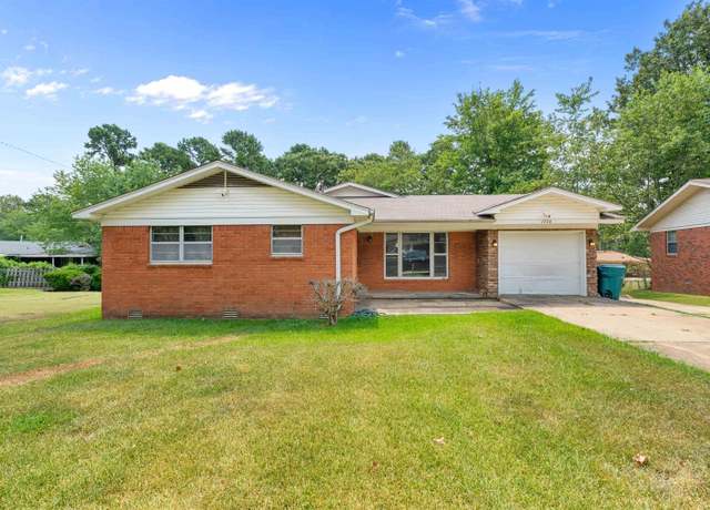 Property at 1720 Glenda Dr, Little Rock, AR 72205, 3 beds, 3 baths