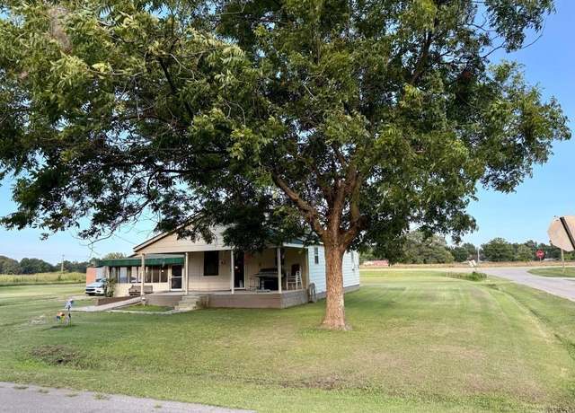 Property at 1409 SW Broad St, Hoxie, AR 72433, 4 beds, 1 bath