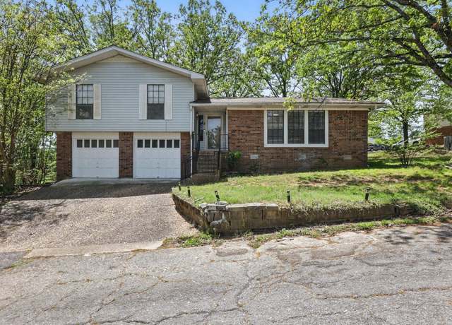Property at 8 Idlewood Pl, Maumelle, AR 72113, 3 beds, 2 baths