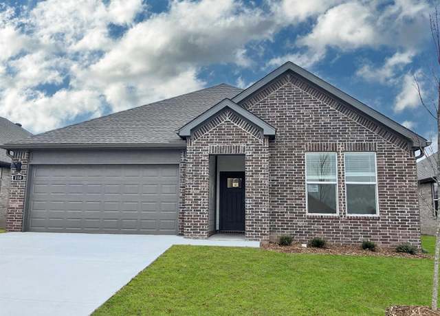 Property at 314 Lainey Trl, Maumelle, AR 72113, 4 beds, 2 baths