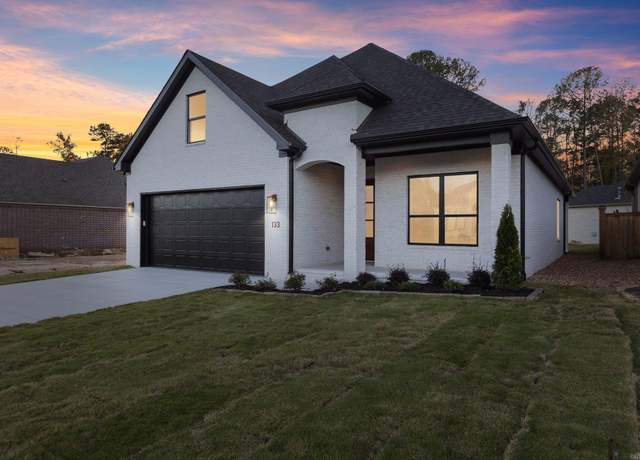 Property at 133 Woodlands Park Dr, Little Rock, AR 72211, 4 beds, 3 baths