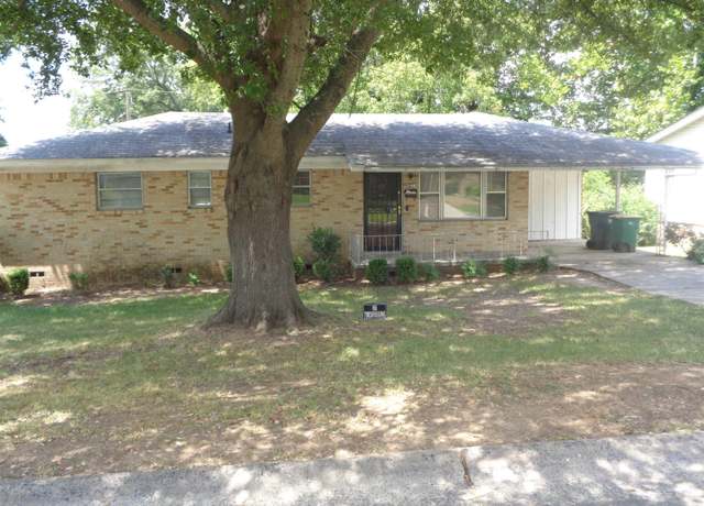 Property at 2400 Howard St, Little Rock, AR 72206, 3 beds, 2 baths