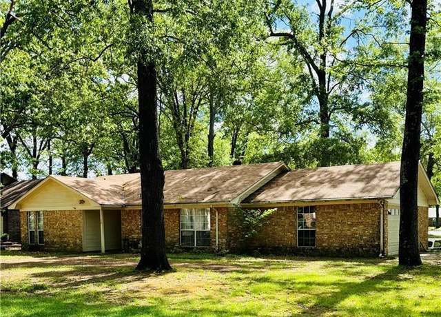 Property at 28 Morningside Dr, Conway, AR 72034, 3 beds, 2 baths