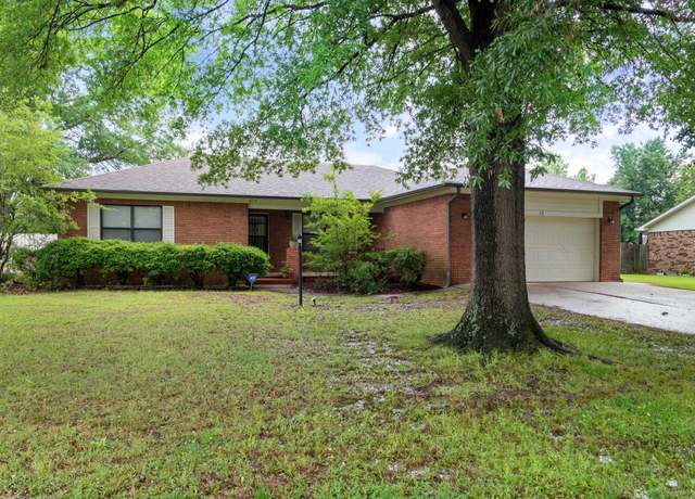 Property at 15 Amy St, Cabot, AR 72023, 3 beds, 2 baths