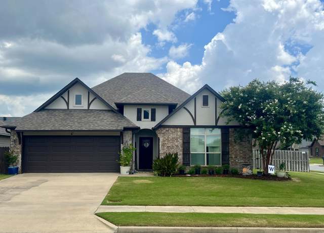 Property at 1340 Biltmore Gdns, Conway, AR 72035, 3 beds, 2 baths