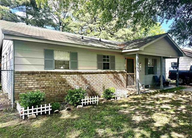 Property at 3120 Race St, Jonesboro, AR 72401, 3 beds, 1 bath
