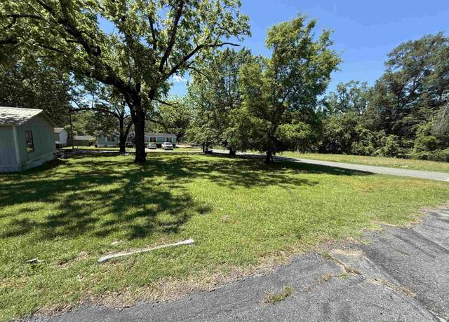 Property at 1822 Clinton St, Arkadelphia, AR 71923