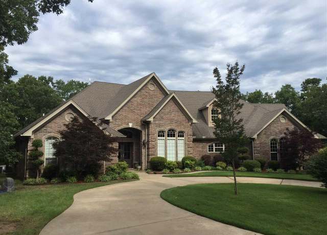 Property at 10 Kingfisher Cv, Conway, AR 72032, 4 beds, 3.5 baths