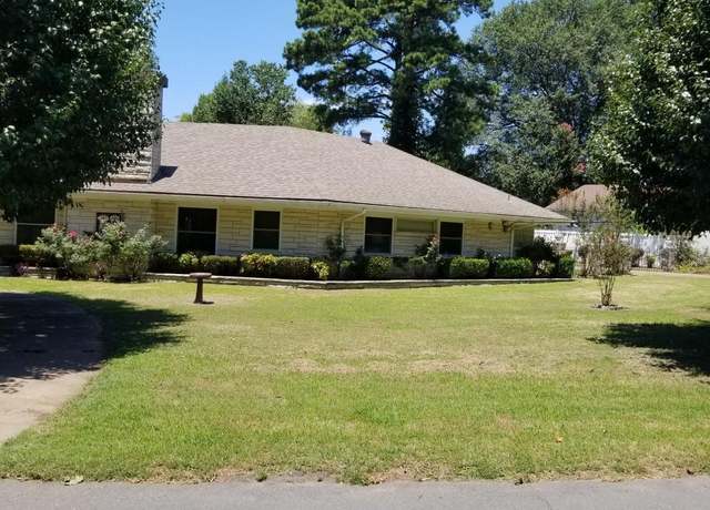 Property at 1618 Circle Dr, Malvern, AR 72104, 2 beds, 2 baths