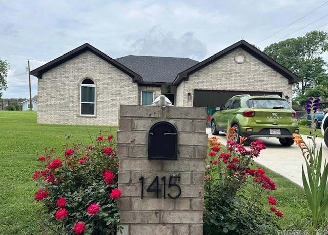 Property at 1415 Ben St, North Little Rock, AR 72117, 3 beds, 2 baths