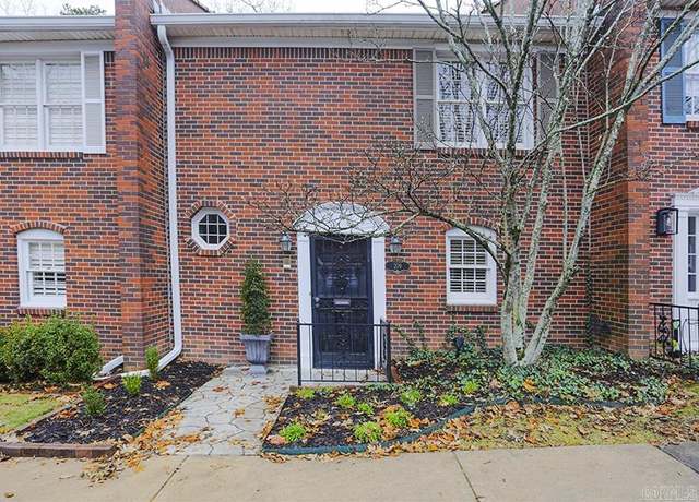 Property at 209 Cambridge Place Dr, Little Rock, AR 72227, 2 beds, 2.5 baths