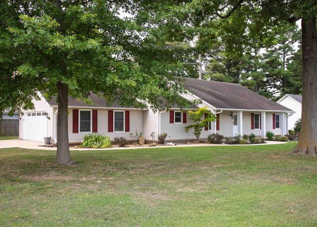 Property at 604 Bogil Rd, Paragould, AR 72450, 3 beds, 2 baths
