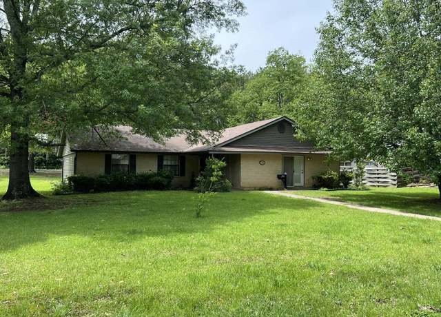 Property at 210 Gary Dr, Mena, AR 71953, 3 beds, 2 baths
