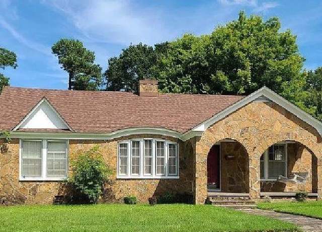 Property at 409 W H Ave, North Little Rock, AR 72116, 3 beds, 2 baths