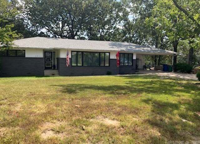 Property at 3900 Lakeview Rd, North Little Rock, AR 72116, 4 beds, 3 baths