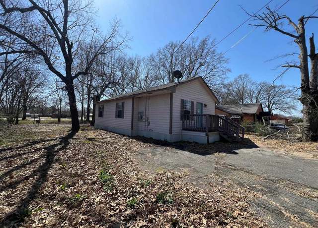 Property at 3506 W 12th Ave, Pine Bluff, AR 71603, 3 beds, 2 baths
