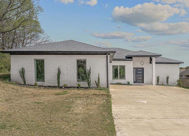 Property at 500 N Airport, Jonesboro, AR 72405, 4 beds, 2 baths